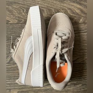 ✨SOLD✨Puma Sneakers